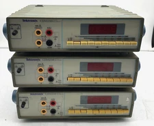 LOF OF 3 TEKTRONIX CDM250 DIGITAL MULTIMETERS