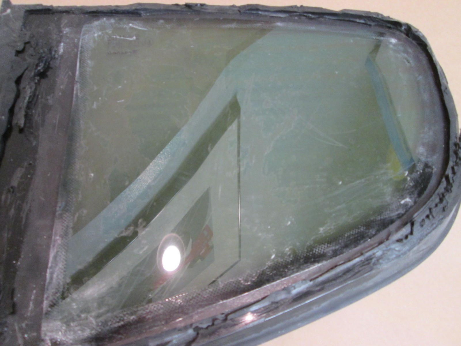 Maserati Coupe - RH Rear Qrt. Glass - Window # 387700402