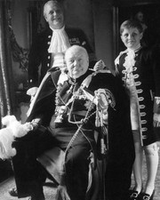 WINSTON CHURCHILL & FAMILY CORONATION ROBES 11x14 GLOSSY PHOTO PRINT