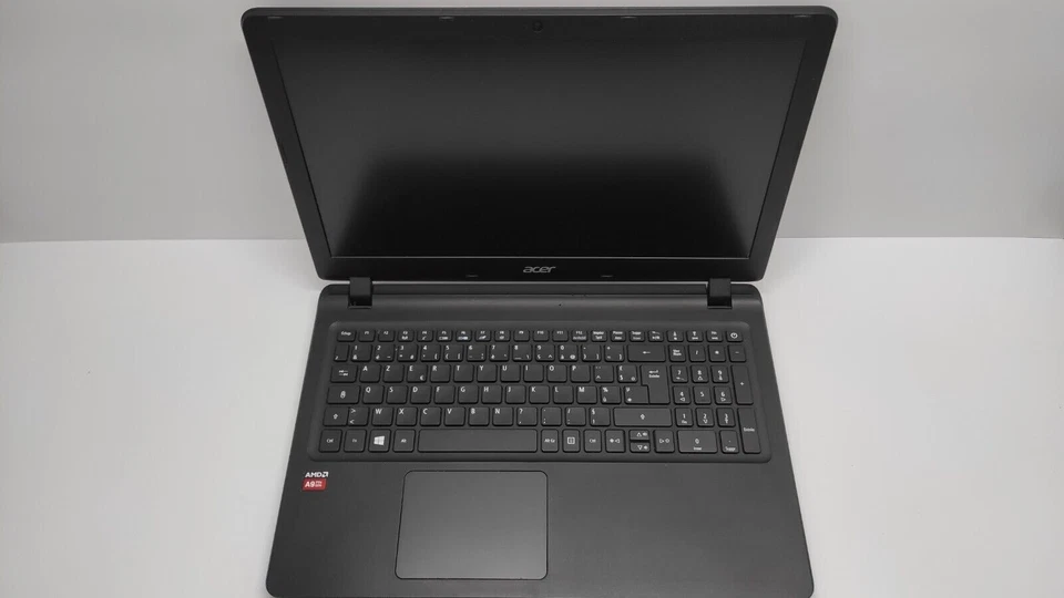 NOTEBOOK ACER ASPIRE ES1-524 AMD A9-9410 8GB RAM 500GB HD WIN10 WEBCAM - Immagine 3 di 4