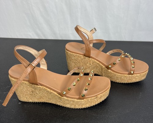 Forever Wedge Heels Sandals Women's Size 8.5 Brown Studded Ankle Buckle - Picture 4 of 5