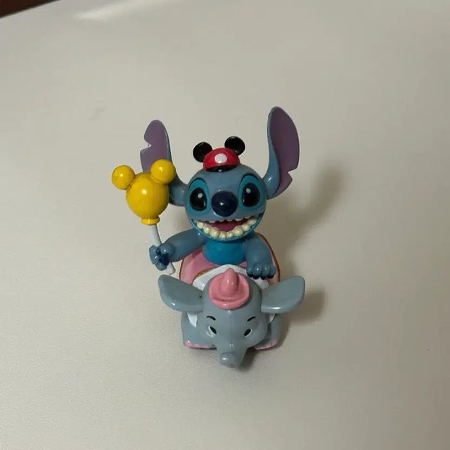Rare Stitch Dumbo Fullback Card Collectible