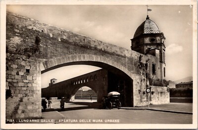 Pisa Italy Lung'arno Galile Urban Wall Horse Carriage 1940s Postcard