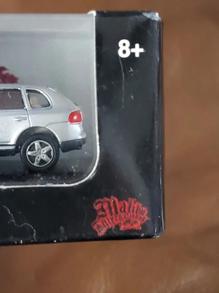 Malibu Intl. High Speed Porsche Cayenne Turbo Silver Diecast Car - Image 4 of 4