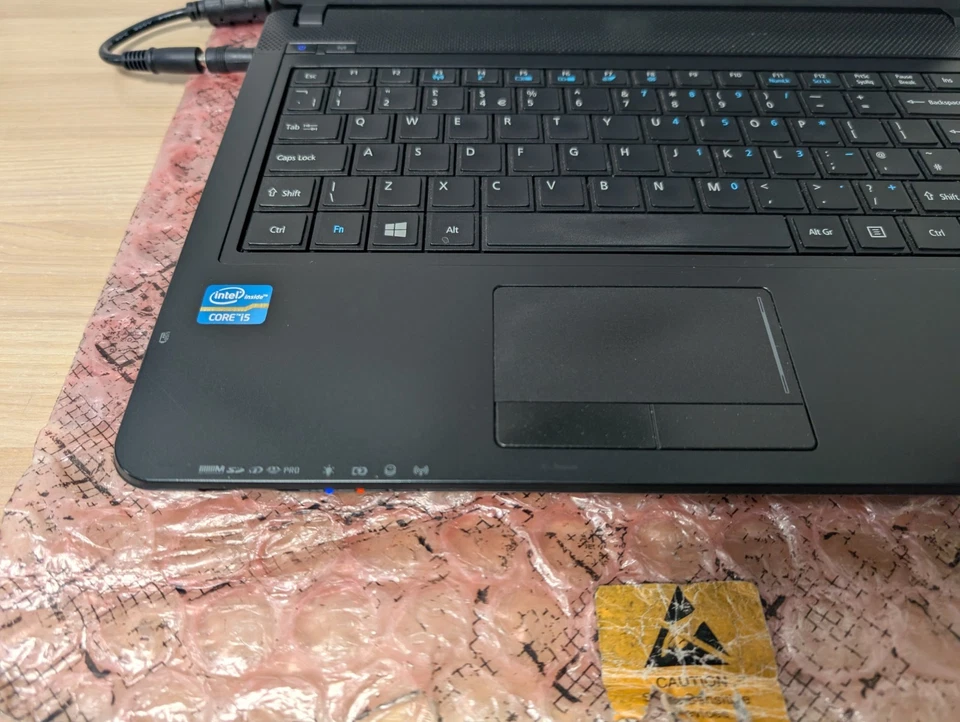 Acer TravelMate P243 - i5-3230M - 4GB Ram - No Storage - Image 3 of 4