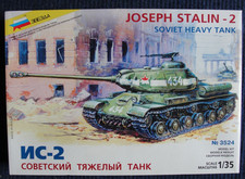 ZVEZDA 3524 JOSEPH STALIN 2 HEAVY TANK (RUSSIAN/SOVIET)  WW2 1:35 SCALE  KIT