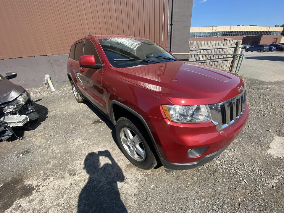 Used Left Quarter Glass fits: 2011 Jeep Grand cherokee privacy tint Left Grade A - Image 4 of 4