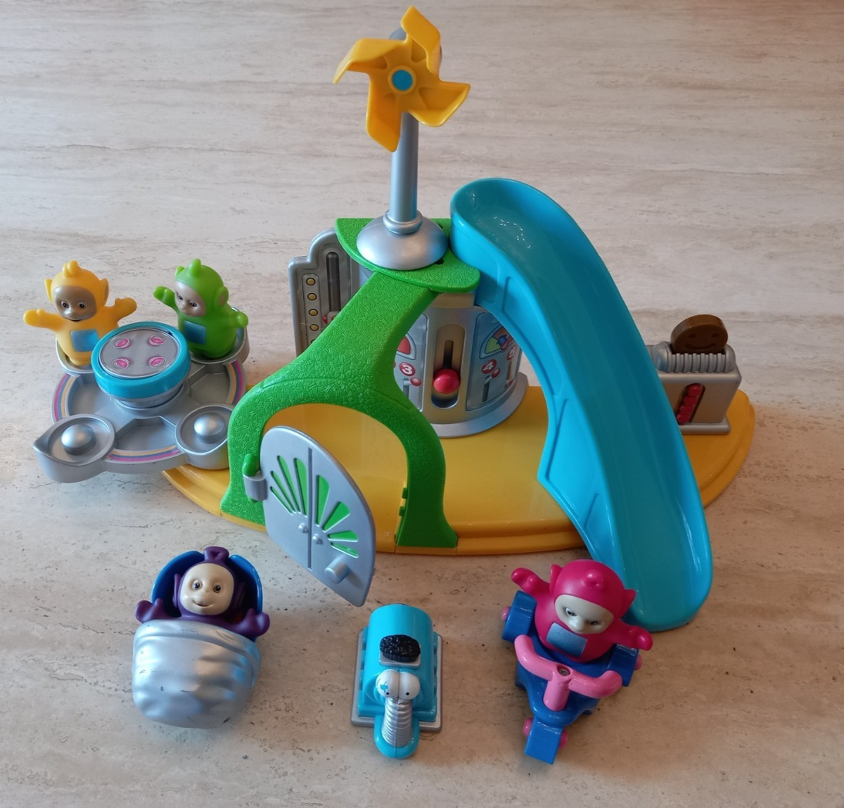 RARE!***Teletubbies Come and Play Home Hill Playset COMPLETE SET