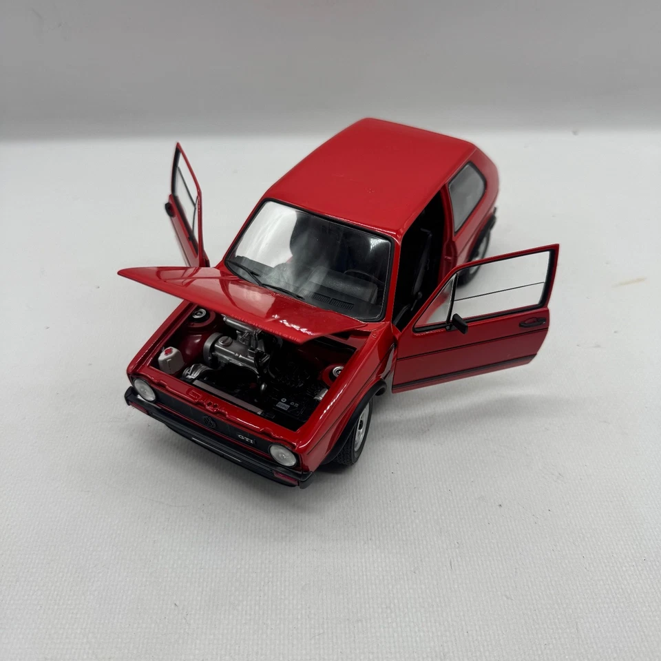 Volkswagen Golf Gti 1977 Red Model Car - Solido - Scale 1:18 - Image 4 of 4