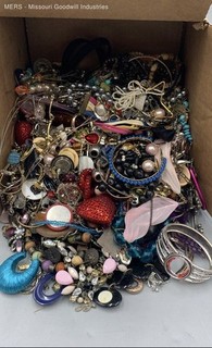 9 Pounds Mixed Metal/Material Scrap Crafter's Jewelry