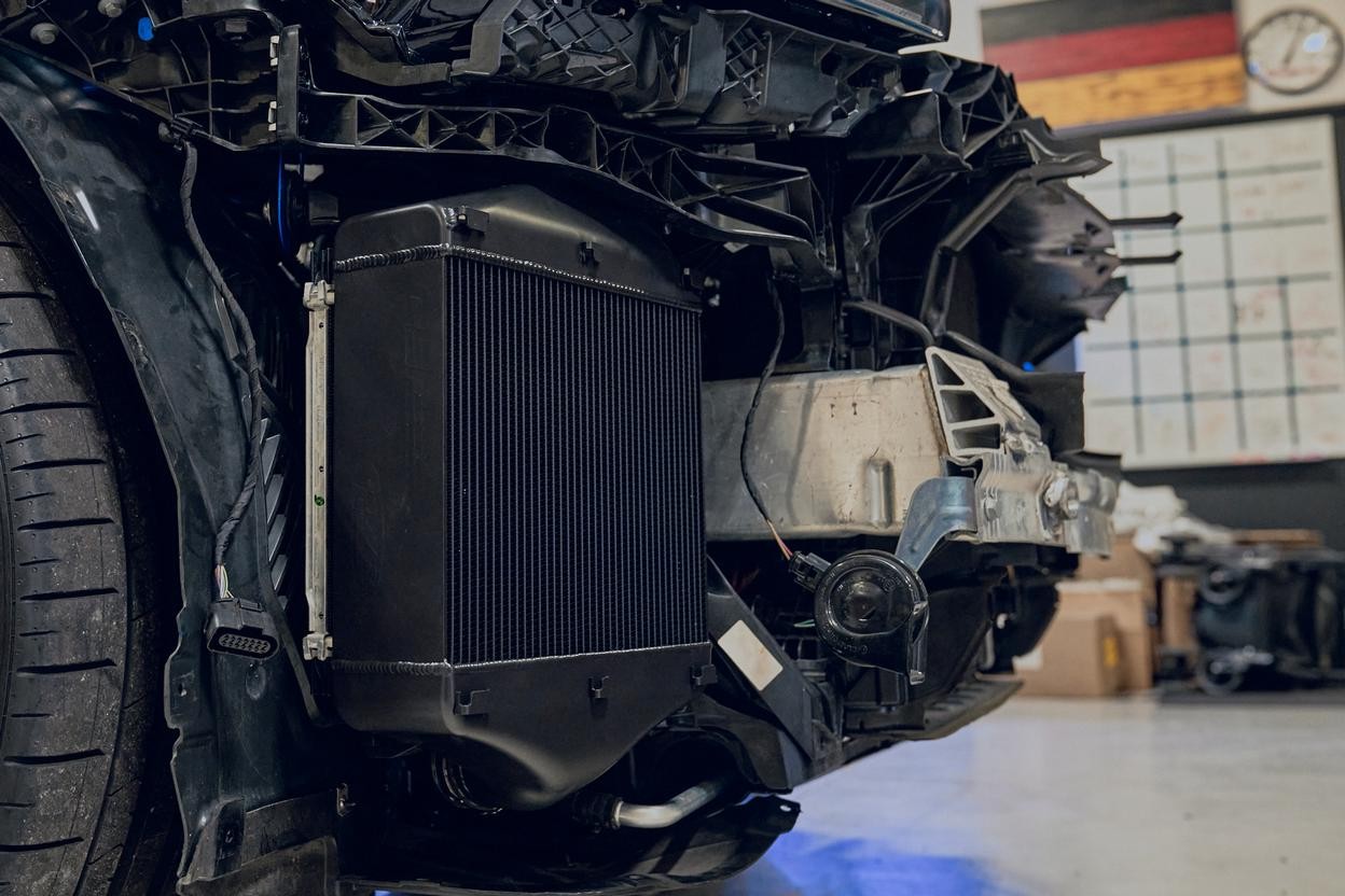 CSF Cooling - Racing & High Performance Division Intercooler - Fits Lamborghini
