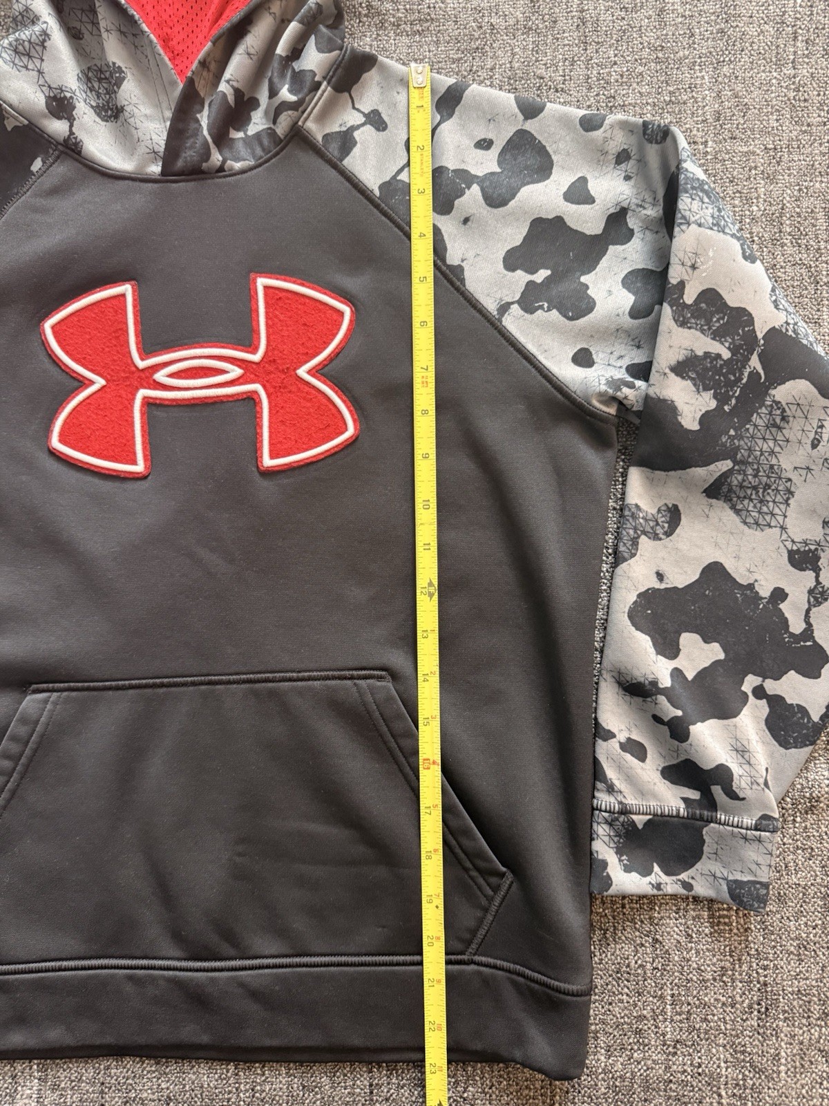 Under Armor Athleisure Hoodie Black, Gray, Red Logo Camo Sleeves Size Youth Lg thumbnail 3