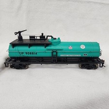 Walthers 931-1793 Firefighting Car - Ready to Run Union Pacific #908814 HO Scale