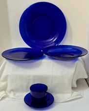 SAPHIR by ARCOROC VMC FRANCE 20 PIECE COBALT BLUE GLASS DINNERWARE NOS