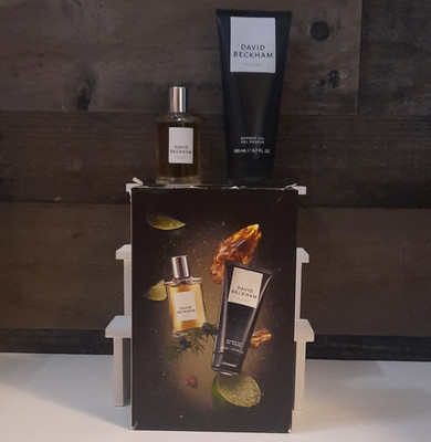 David Beckham Classic Eau de Toilette Spray 1.6 fl oz + 6.7 fl oz Shower Gel