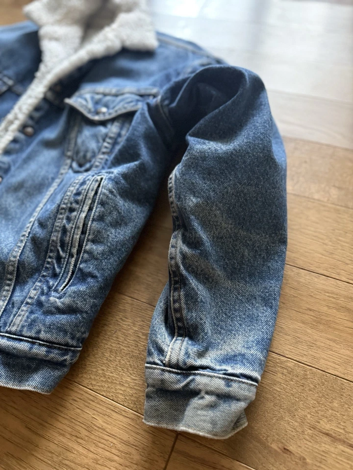 1994 Levi’s Sherpa Trucker USA S Aji Honeycomb Fade Type III Denim Jacket - Image 3 of 4