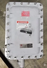 XFDN225B EGS Cutler Hammer 225 amp Explosion Proof Breaker Enclosure 7/9 Used