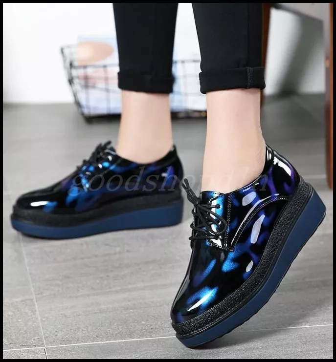 Flat shoes shop with platform