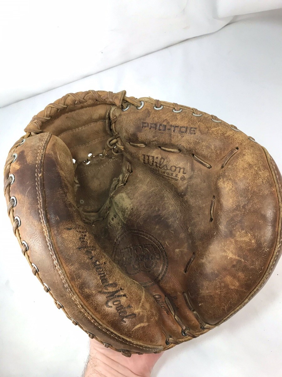 Wilson The A2403 Baseball Glove Catchers Mitt Pro-Toe