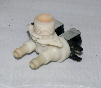 C00302311 Ersatz Elektro Magnetventil Waschmaschine Hotpoint 33390017 2Wх90 220V