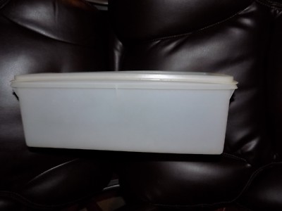 Vintage Tupperware Jumbo Bread Keeper 606-2 607-2 13 1/2'' x 5'' EUC