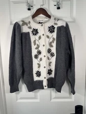 Vintage Lisa & Me Cottagecore Grandma Lambswool Angora Sweater Size Medium