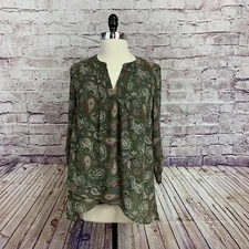 DR2 Blouse Womens Size Small Green Paisley Print V Neck Roll Tab Long Sleeve