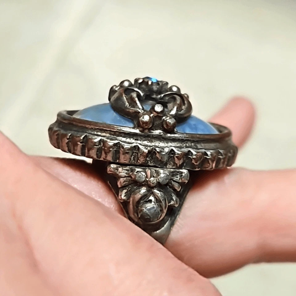 Antiguo Anillo Gótico Steampunk Alto Relieve Pasta Azul Tono Plata Foto 3 de 4