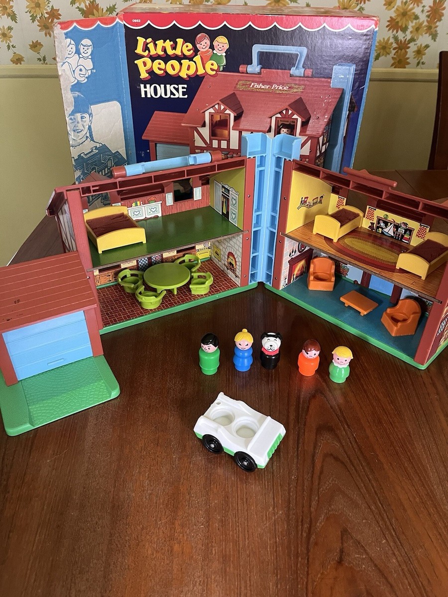 Vintage 1985 Fisher Price Little People Play House 952
