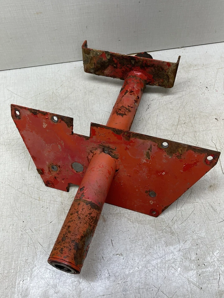 Wheel Horse GT-14 Tractor Steering Column Support - Image 2 of 3