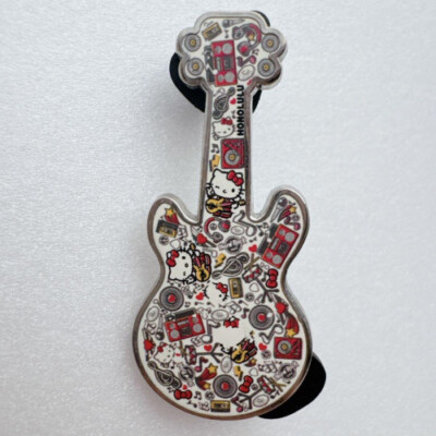 【未使用】ハードロックカフェ　バッチ　HELLO KITTY 50TH PIN Hard Rock Cafe x Hello Kitty 50th Anniversary Limited