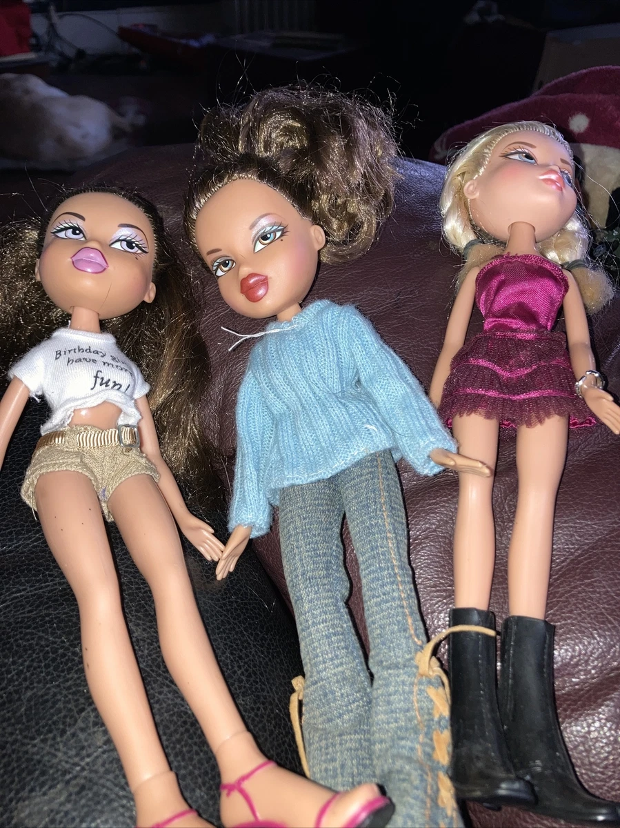 Used bratz best sale dolls