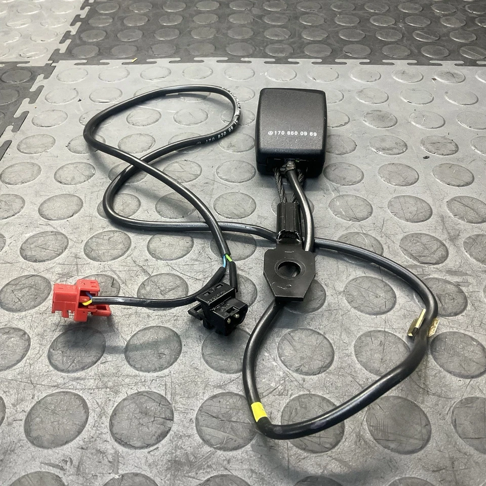 Mercedes Benz SLK 320 1998-2004 hebilla de cinturón de seguridad del lado del conductor izquierdo OEM Foto 2 de 4