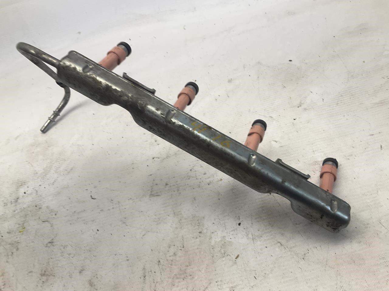 12-19 Toyota Prius C 1.5L Fuel Injector Rail w/ Fuel Injectors Vin B3 7 8 Dgt Q