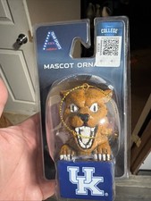 UNIVERSITY OF KENTUCKY WILDCAT HANGING  RESIN MASCOT  ORNAMENT 3 1/2