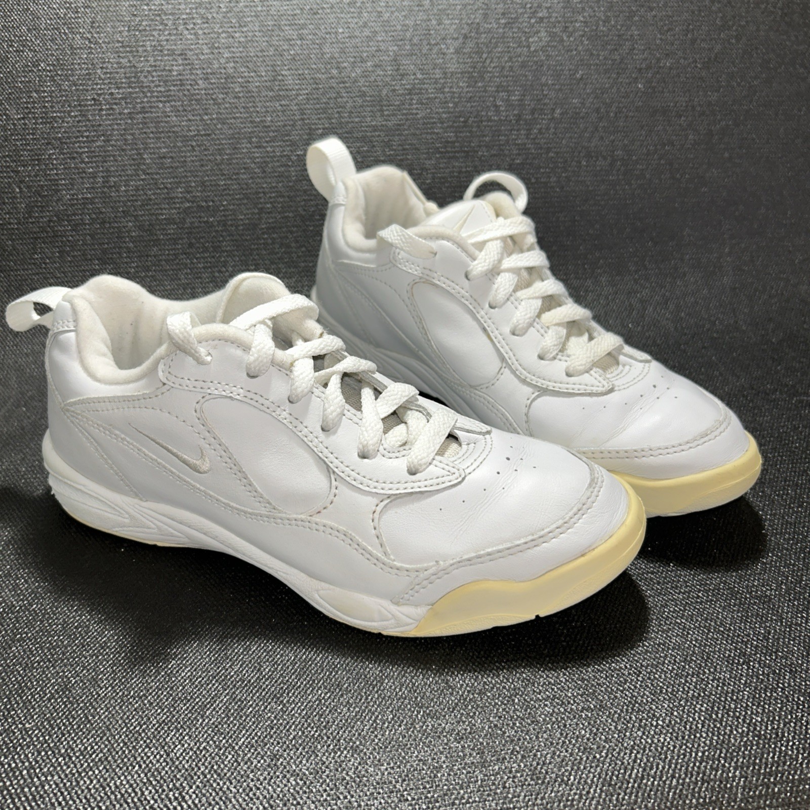Nike All White  970103 womens size 6.5