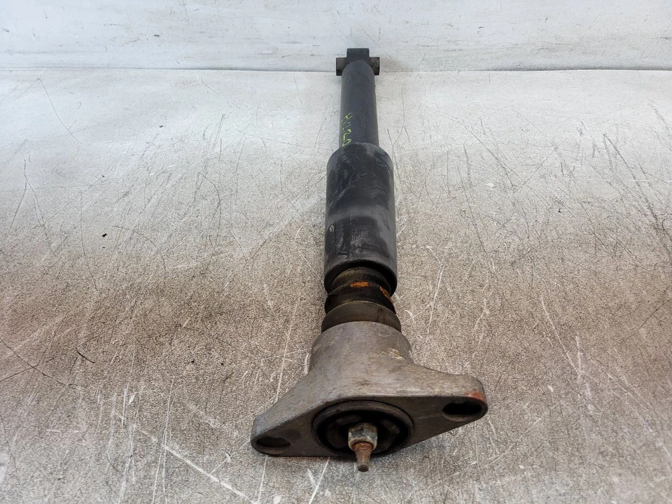 10 2011 2012 2013 2014 2015 2016 HYUNDAI GENESIS COUPE REAR STRUT SHOCK ABSORBER - Image 2 of 4