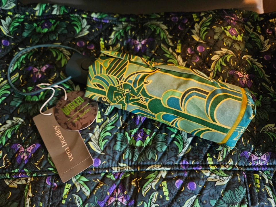 VERA BRADLEY DISNEY WICKED  2024 LIMITED EDITION MINI UMBRELLA* NEW WITH TAGS* - Image 2 of 4