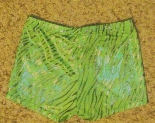 Body Wrappers Girls Green Zebra Striped Dance Shorts Size 6X-7 EUC!!!