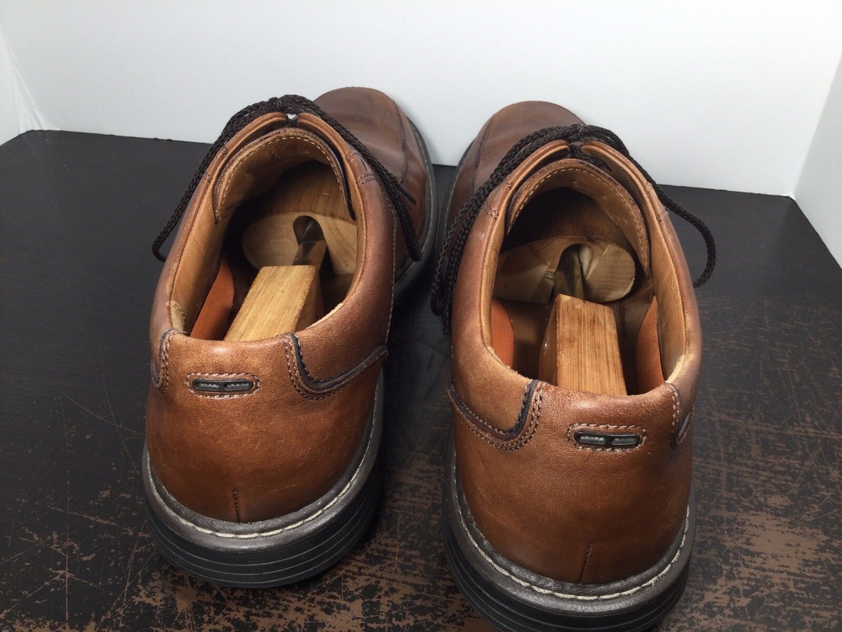 Clarks Shoes Men display picture 1