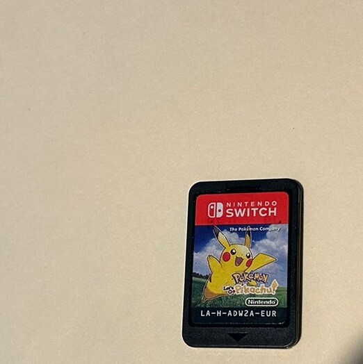 Pokemon Let's Go Pikachu! (Nintendo Switch, 2018) Cartridge Only