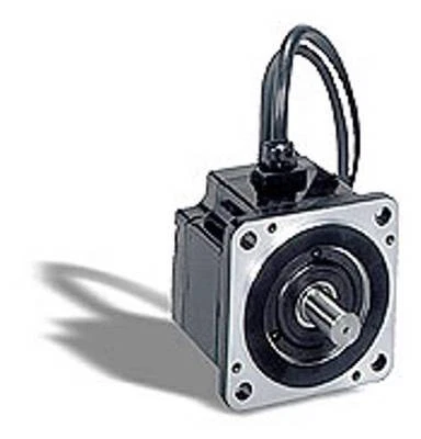 Yaskawa SGMPH-01BAE41D AC Servo Motors w/ 4 pins connector, see pics, NEW