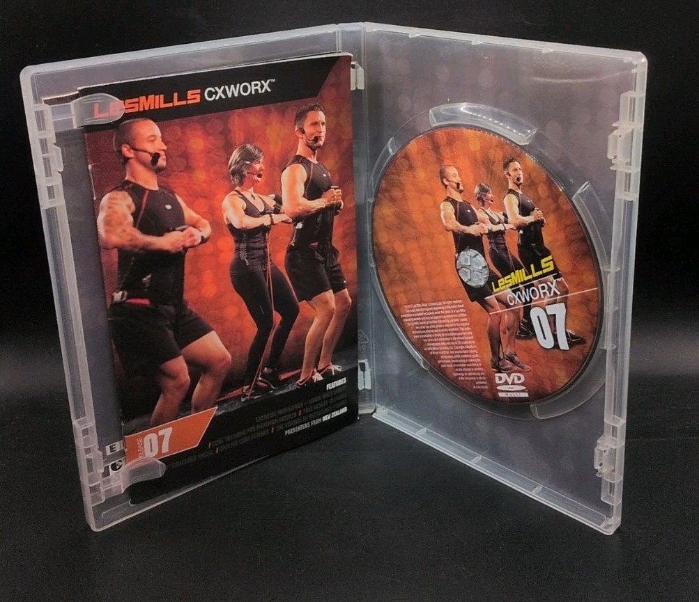 レズミルズ【BODYCOMBAT35】CD DVD Amazon.com: Les Mills Combat Fitness 5 DVD Workout Set : Movies & TV