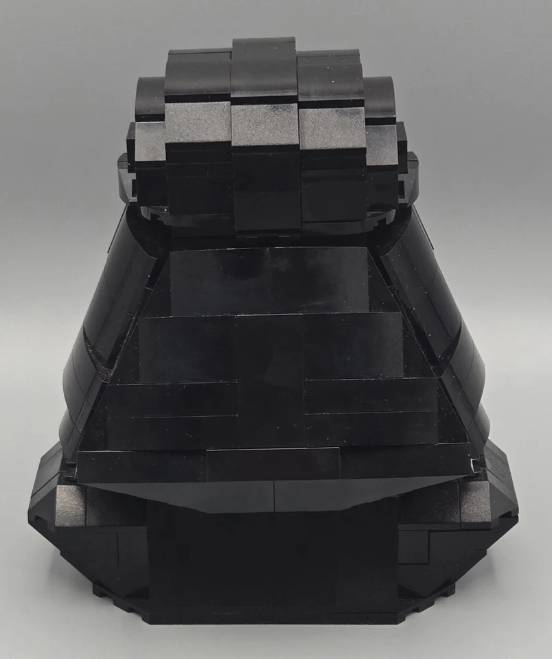 LEGO 75227 - Star Wars - Darth Vader Bust - Image 4 of 4
