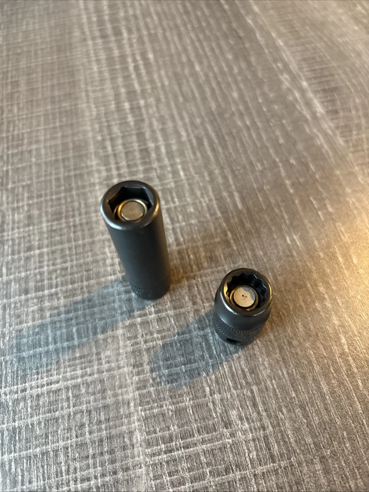 NEW Snap On 1/4 Drv 6 Pt Metric 10mm Deep 3/8 Drv 12 Pt Shallow Magnetic Socket - Image 2 of 4