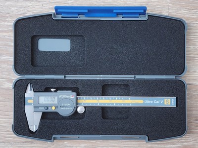 Caliper Fowler Digital 54-100-067-1 ULTRA-CAL V 6'' 