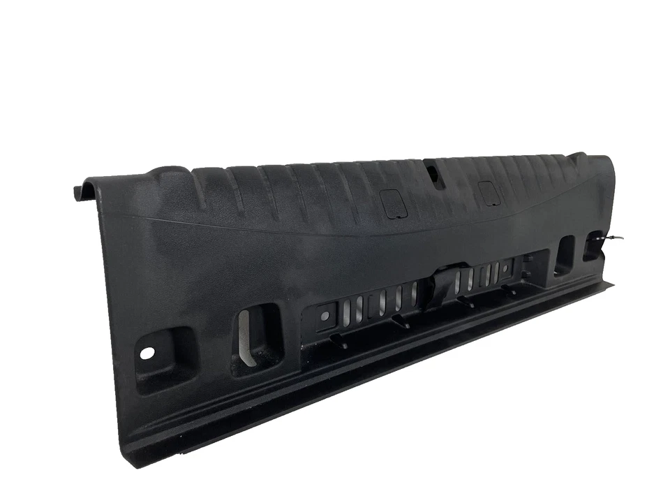 2020 2021 2022 2023 2024 BMW 840I GRAN COUPE REAR TRUNK SILL PLATE 51477435220 Foto 2 de 4