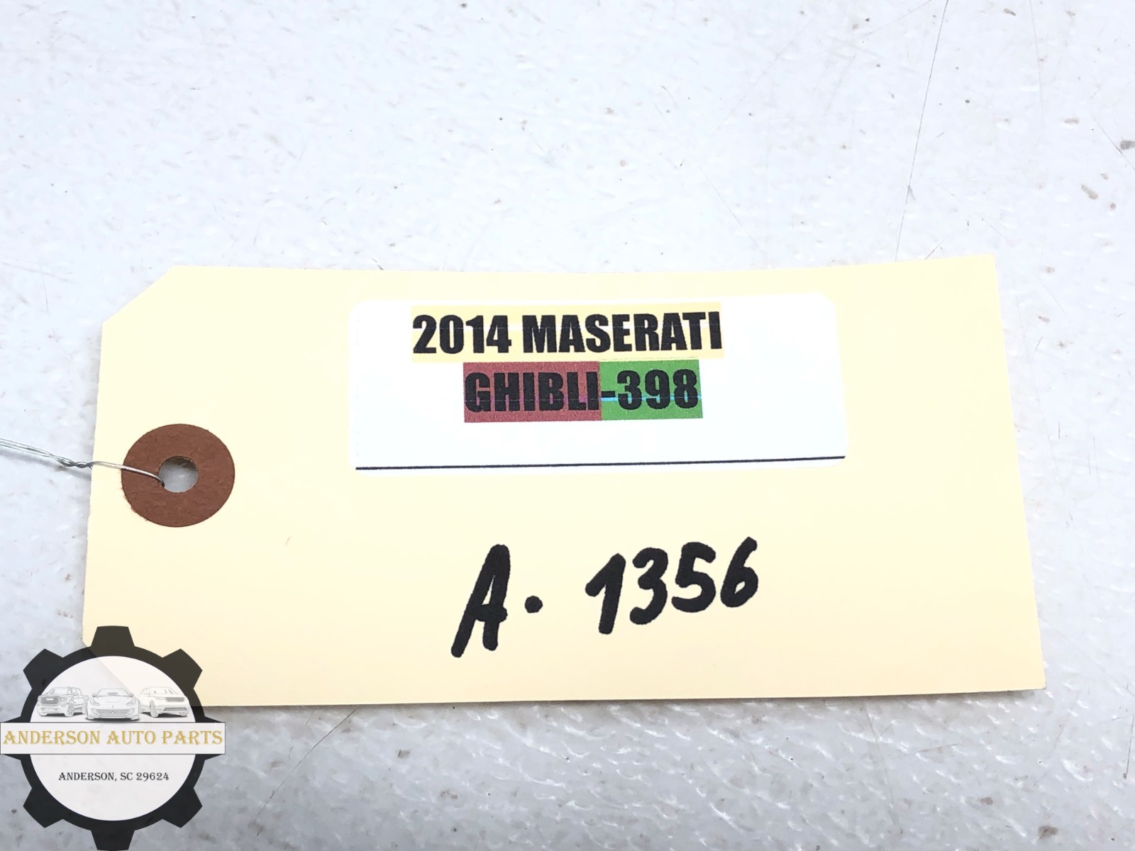 2014-2022 MASERATI GHIBLI CENTER CONSOLE ARMREST STORAGE LID OEM #NOTE