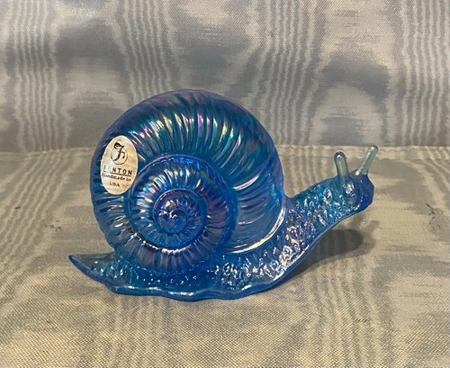 Vintage Rare Fenton   Favrene  Glass Snail   Figurine      USA