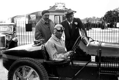 Tazio Nuvolari with Lord Howe and HP McConnell Motor Racing Old Photo